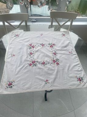 VINTAGE COTTON SMALL PETIT-Point/ embroidered Floral White Tablecloth  33”x32”